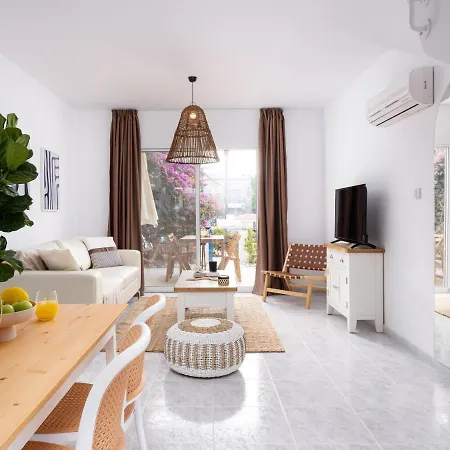 Nephele-stylish 2bd Townhouse In Kato