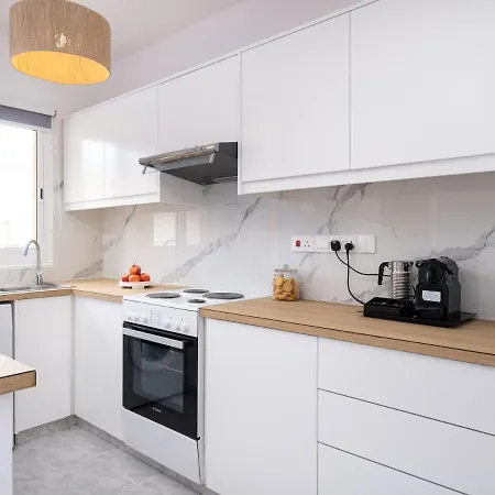 Nephele-stylish 2bd Townhouse In Kato