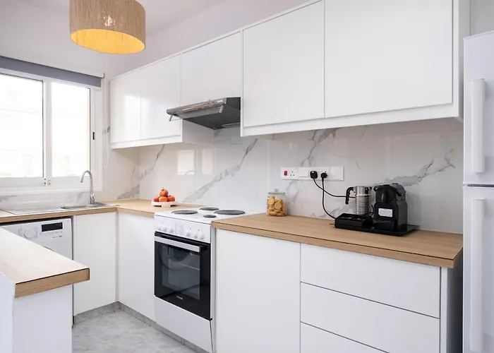 Nephele-stylish 2bd Townhouse In Kato